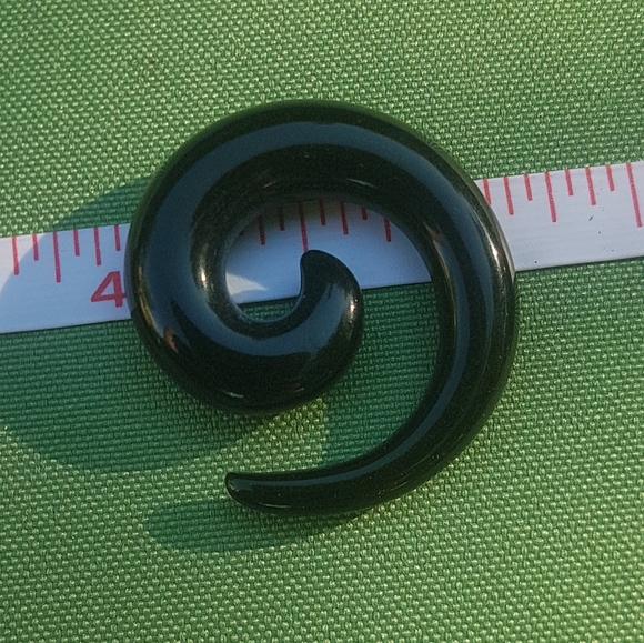👂🏻Large Spiral Ear Lobe Tunnel Stretchers - Picture 7 of 9